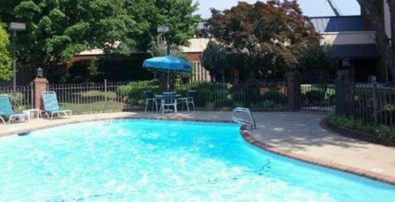 Ramada By Wyndham GainesvilleGainesville  Kültér fotó